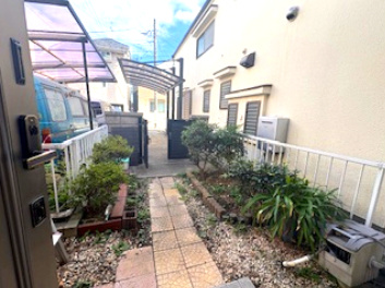 南大泉6丁目貸家のエントランス|毎日通るエントランスはこのようになっています