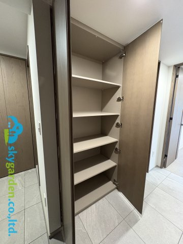 クリオ鵠沼海岸グランロワの収納|玄関ホールの収納