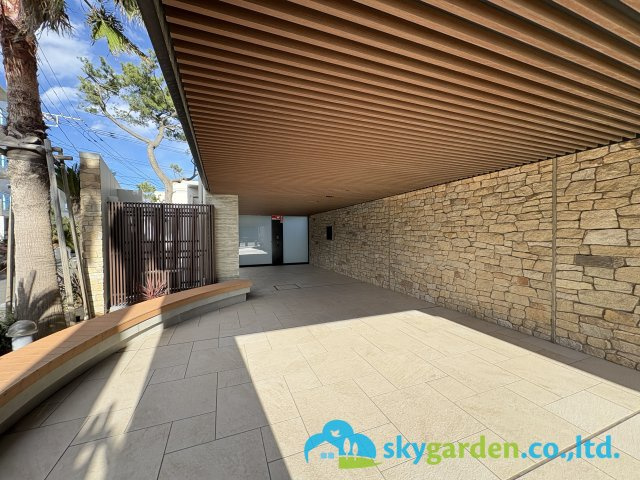 クリオ鵠沼海岸グランロワのエントランス|海岸側の素敵なエントランスです