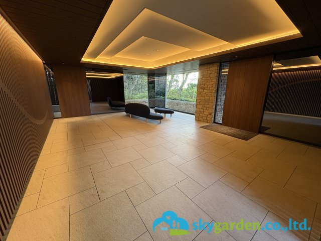 クリオ鵠沼海岸グランロワのロビー|1階のラウンジ