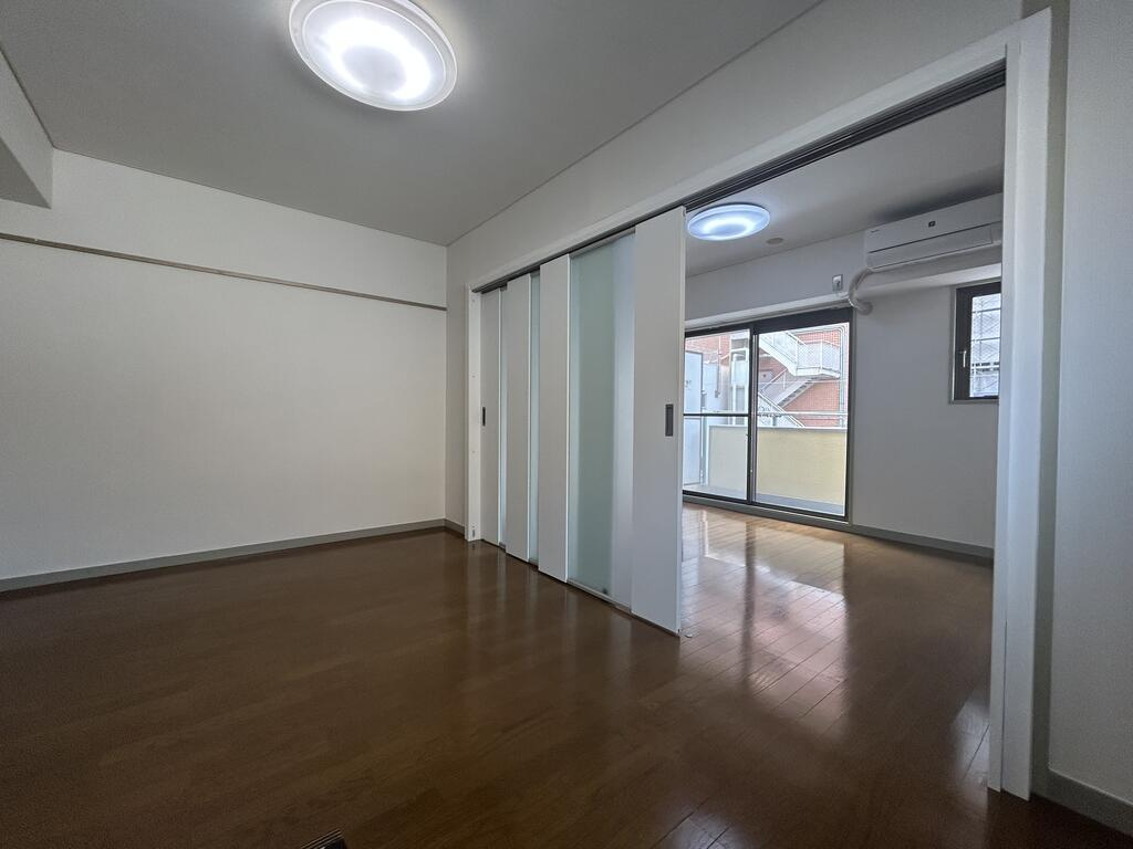 三宮UEハウスの居間・リビング