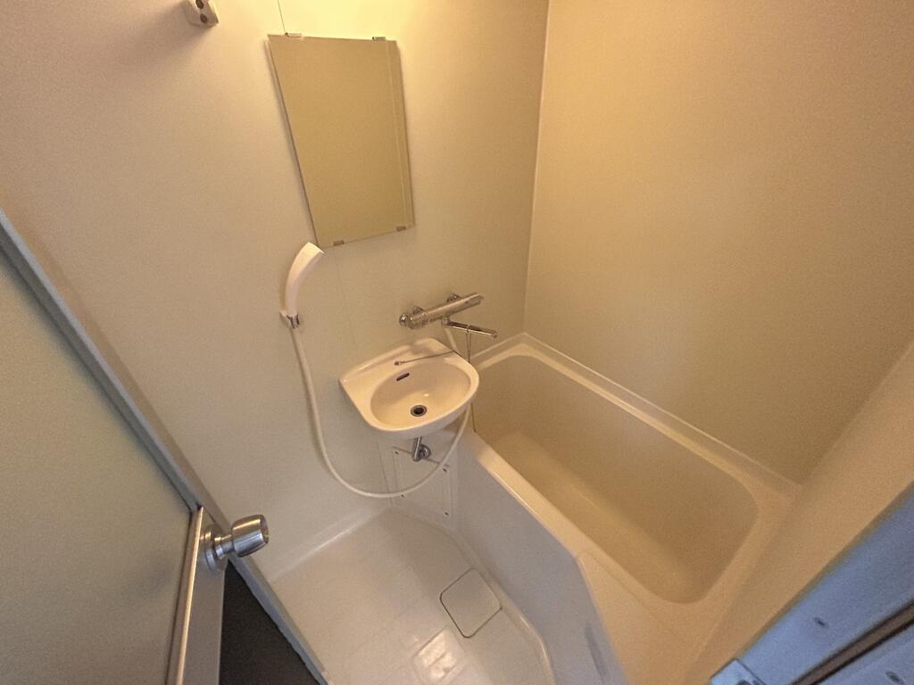 三宮UEハウスの浴室