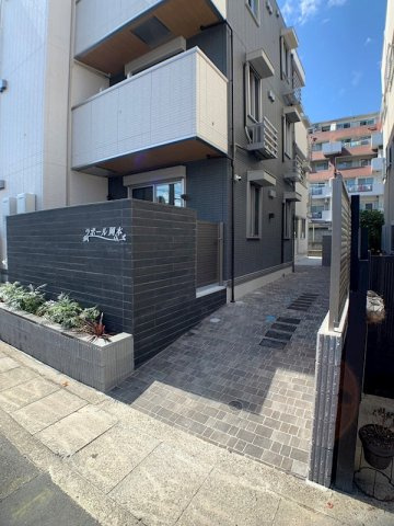 ラポール岡本【仮称】D-room西岡本のエントランス