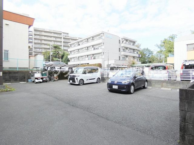 【駐車場】 | ホウユウビル