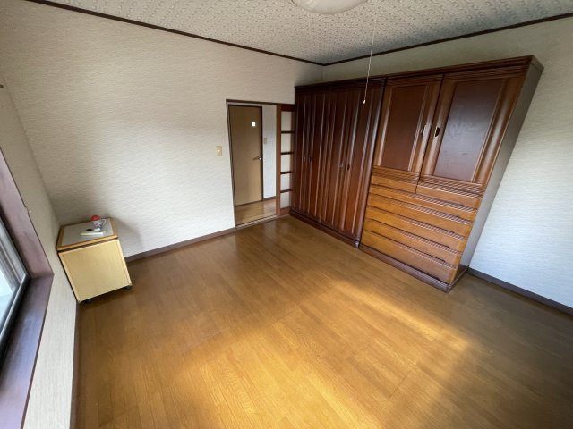 長生村岩沼　3DKの洋室