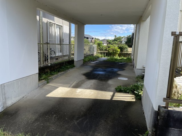 長生村岩沼　3DKの駐車場