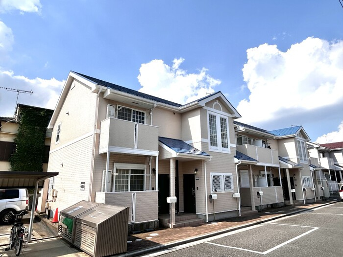 ウィステリアⅡの外観