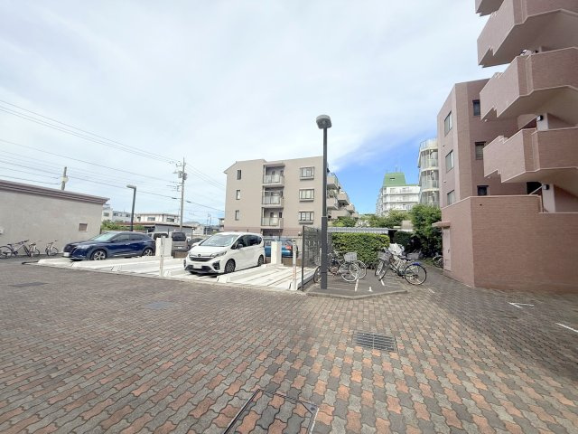 イトーピア都立家政リブルの駐車場|共用部・敷地内駐車場