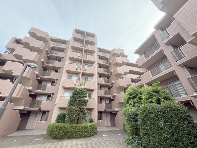 イトーピア都立家政リブルの外観|外観/7階建て1階南向きメゾネットタイプのお部屋のご紹介です！