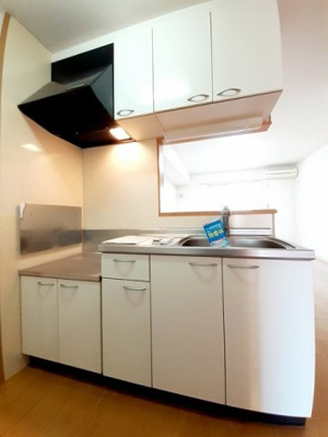 【キッチン】 | シエル・ヴェルソーⅡ | コンパクトなキッチンで掃除もラクラク