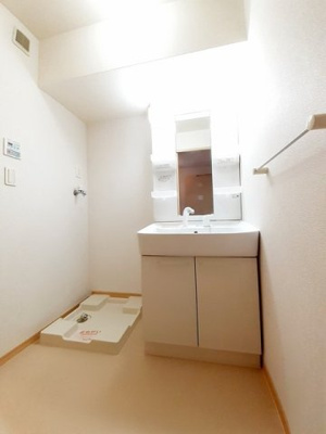 【洗面所】 | ユニゾン・スクエアⅢ | スペースが確保できる洗面所です