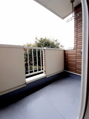 【バルコニー】 | ユニゾン・スクエアⅢ | バルコニーからの眺めを楽しみながら食事をしませんか