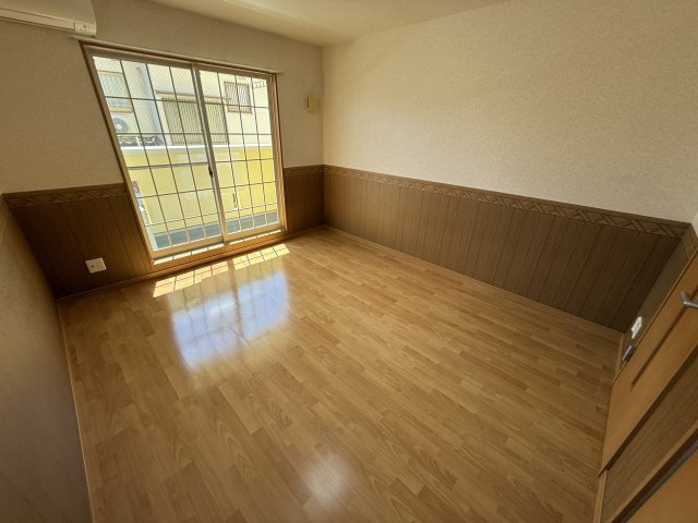 メゾンダイコー石橋の居間・リビング