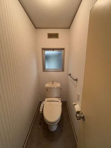 田名戸建のトイレ