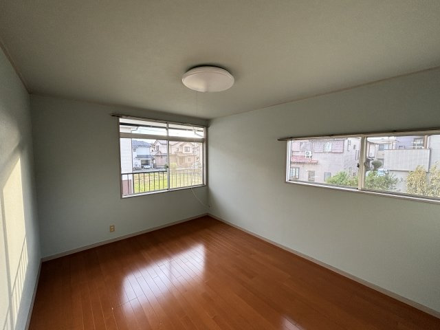 田名戸建の洋室