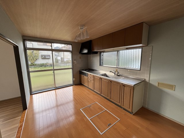 田名戸建の居間・リビング