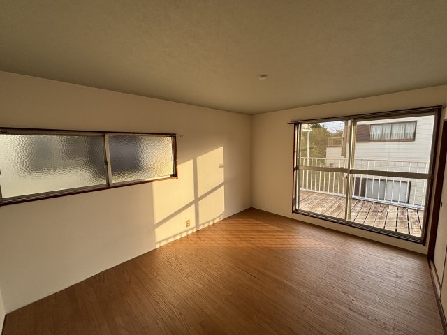 田名戸建の居間・リビング