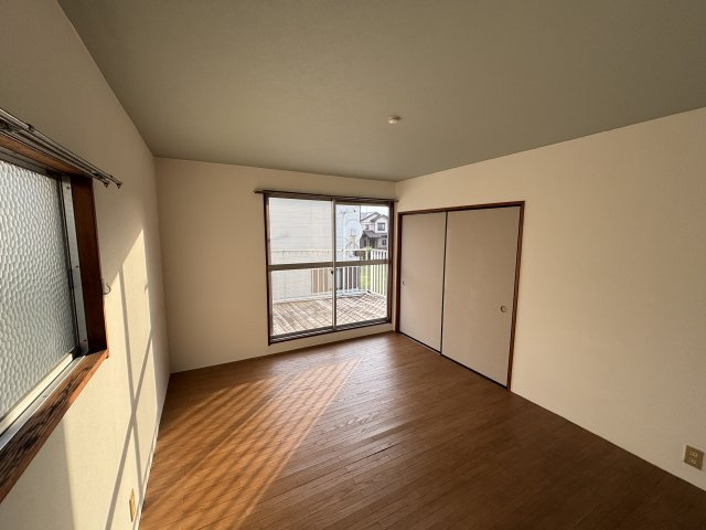 田名戸建の居間・リビング