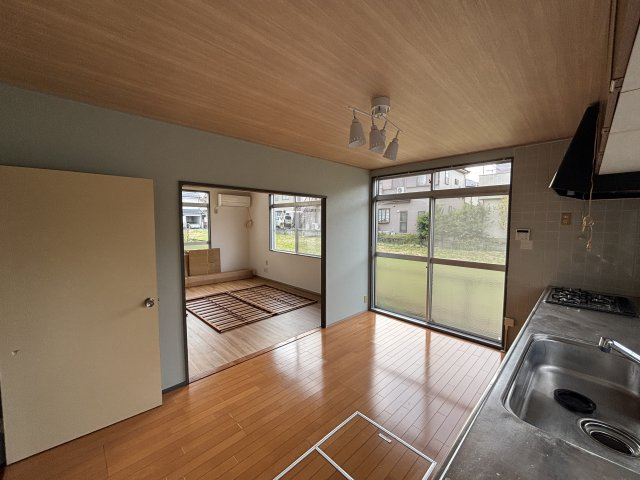 田名戸建の居間・リビング