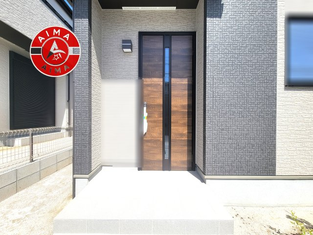 福岡市東区青葉6丁目第1-2棟（B号棟）の玄関|おでかけの時も帰った時も、「我が家」を最初に感じでもらえる素敵な空間に。