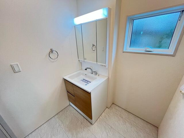 リーブルガーデン第１下野大光寺　新築一戸建ての独立洗面台