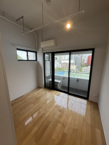 koishikawaコロンの寝室