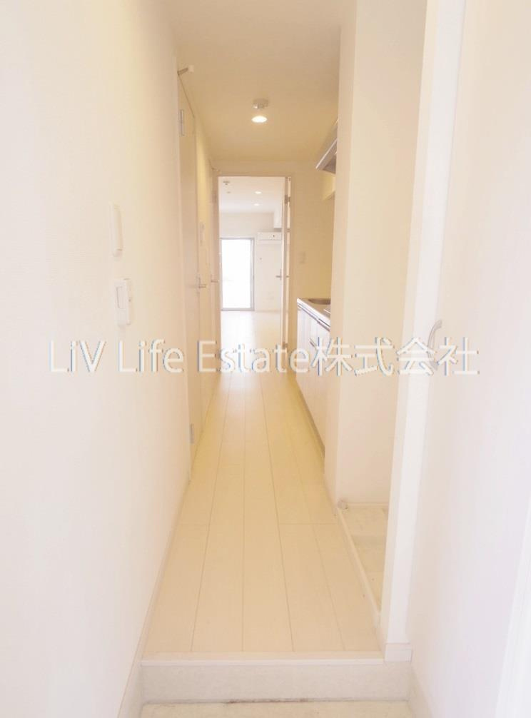 メゾンドレストの玄関