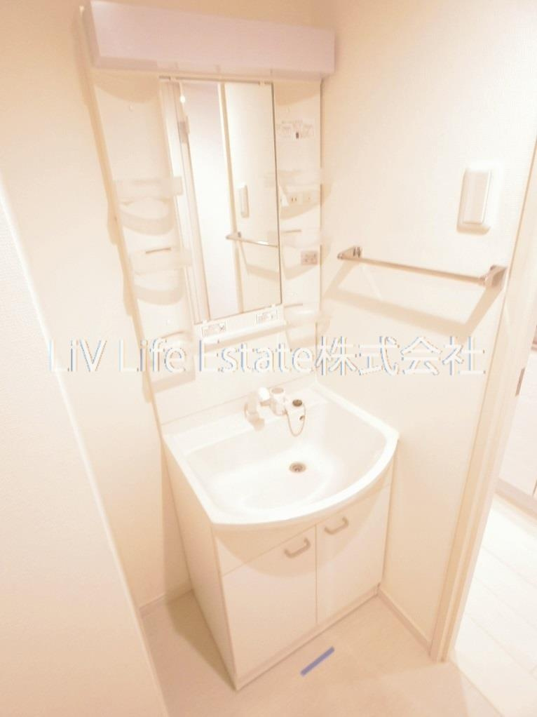 メゾンドレストの洗面所