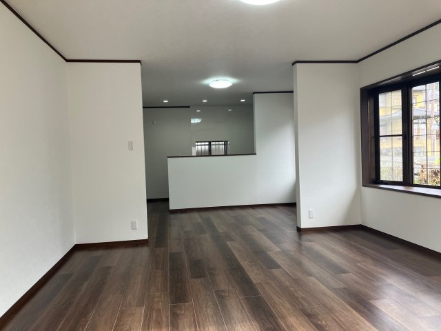 【居間・リビング】 | 桂坂 大枝北沓掛町三丁目一戸建