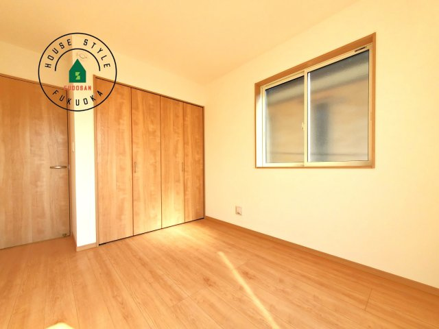 福岡市東区青葉6丁目第1-2棟（A号棟）の内観：施工例|穏やかな光が差し込む室内には、穏やかな時間が流れます。