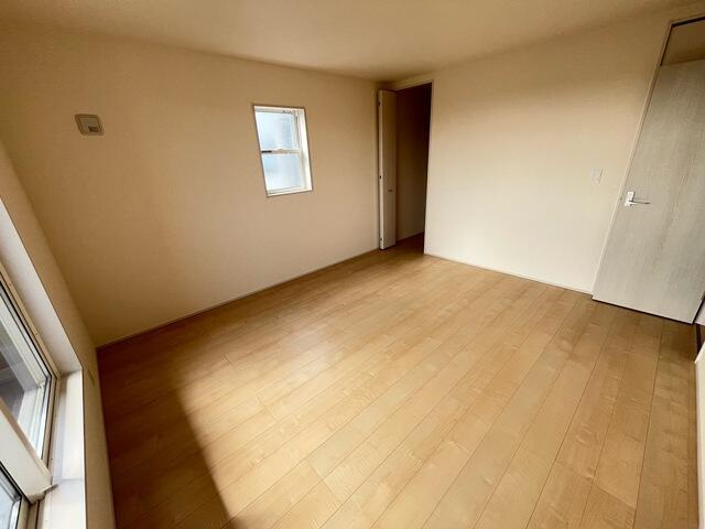 リーブルガーデン第１下野大光寺　新築一戸建ての洋室