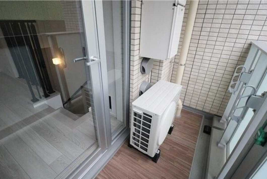 ベルファース駒沢三丁目　礼金0　フリーレント2か月　築浅のバルコニー