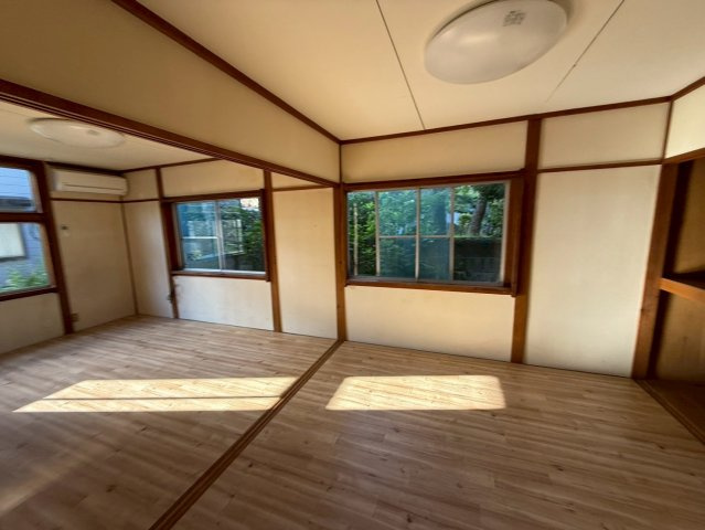 天童市　一棟アパートの洋室