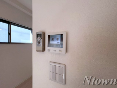 【セキュリティ】 | CASA1 | モニター付きインターフォンです