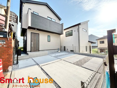 【前面道路含む現地写真】 | 相模原市中央区宮下本町　新築３棟 | お住まいの前面道路が広いと駐車が楽になり、陽当たりも遮られないので明るく居心地の良いお家になります♪