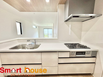 【キッチン】 | 相模原市中央区宮下本町　新築３棟 | キッチンワークしながら大切な家族との会話を楽しむ。家族のコミュニケーションが生まれるキッチンです♪