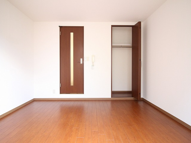 プリモベント長岡天神の居間・リビング