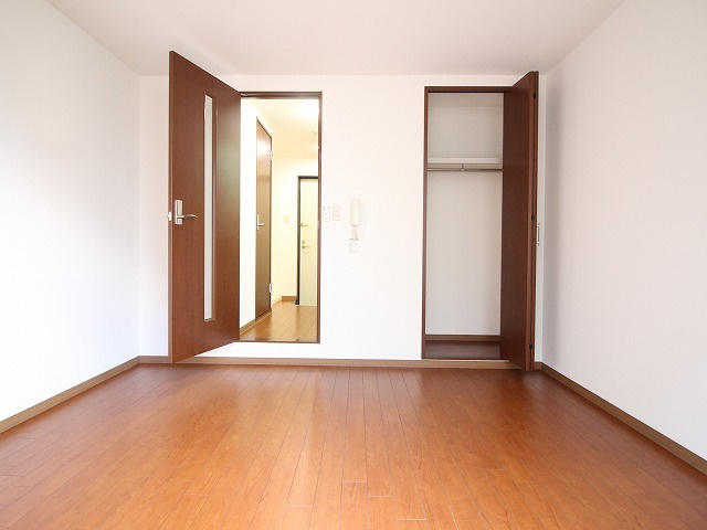 プリモベント長岡天神の洋室