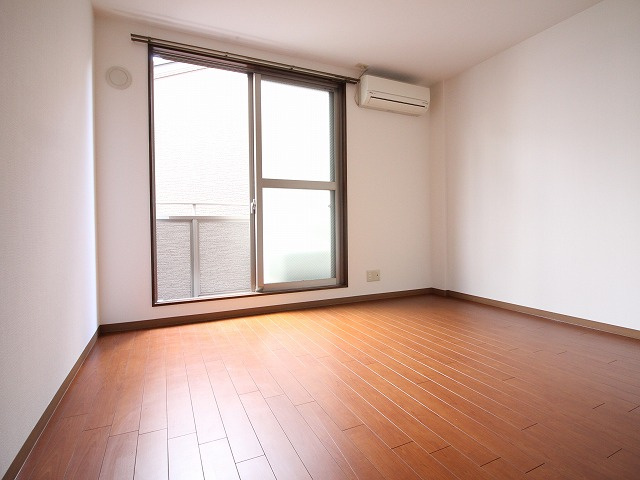 プリモベント長岡天神の洋室