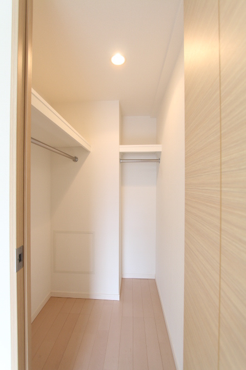 プライムアーバン用賀　ペット相談　角部屋　オートロックの収納