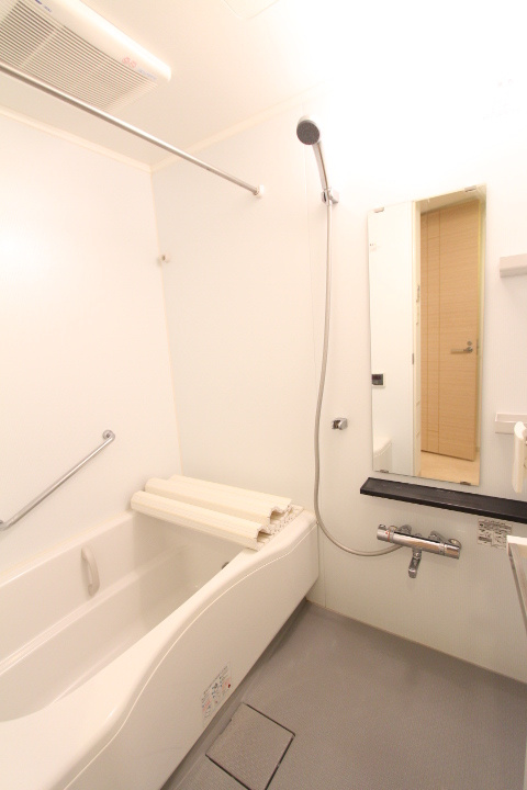 プライムアーバン用賀　ペット相談　角部屋　オートロックの浴室