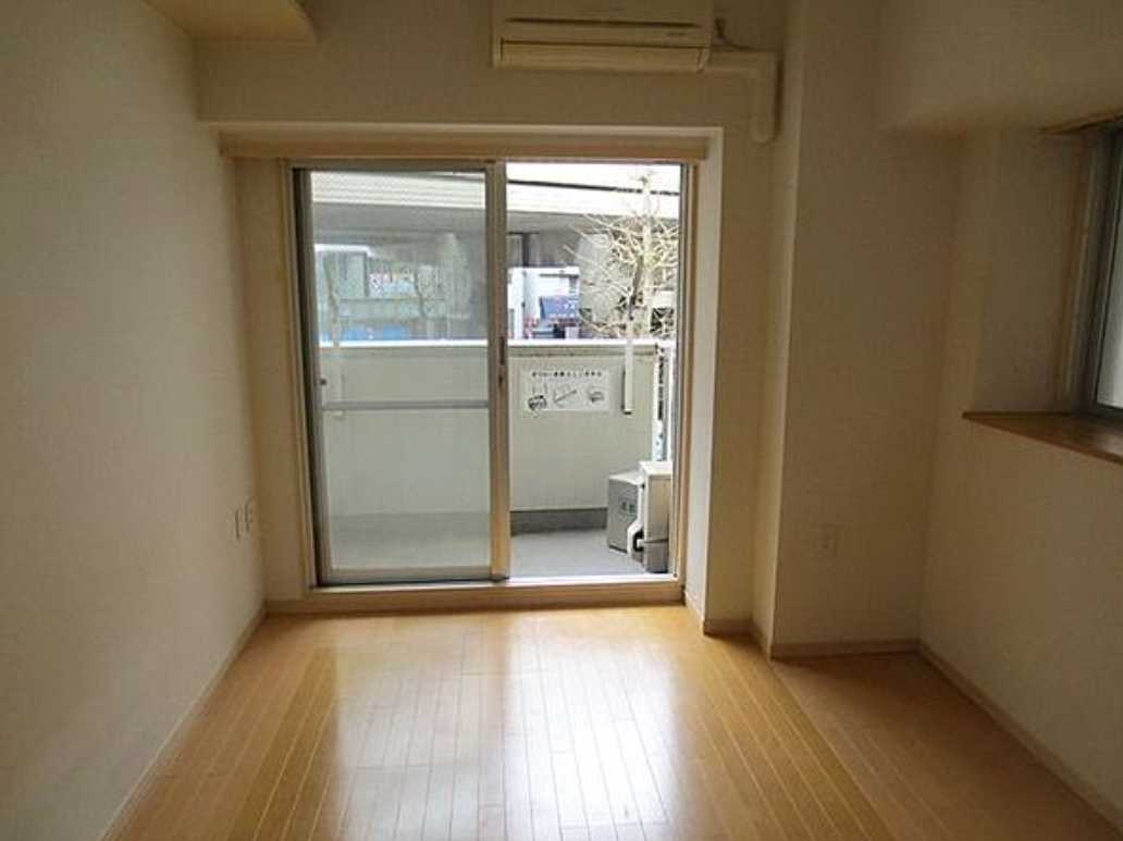 スペーシア池尻大橋　ペット相談　駅近　オートロック　敷金0の居間・リビング