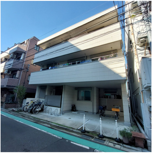 アドーニスのエントランス