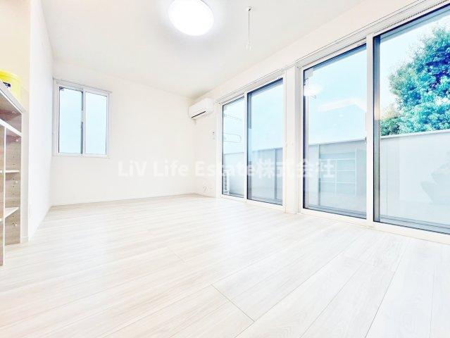 グランテージC（旧D-ROOM芋窪ガレージハウス）の居間・リビング