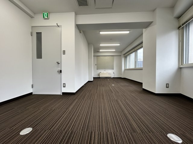 ＡＵＢＥ新川ビル　601の内装