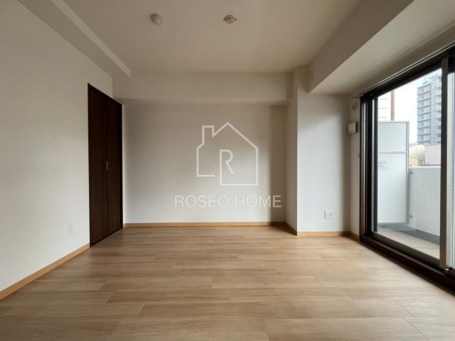 グランデフィオーレの居間・リビング|同マンション別部屋：参考写真