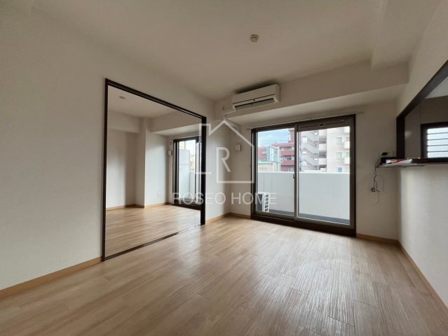 グランデフィオーレの居間・リビング|同マンション別部屋：参考写真