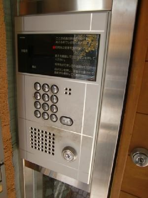 安心のオートロック付き