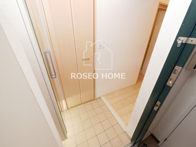 クレインレジデンスの玄関