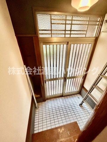 八尾木北3丁目一戸建の玄関